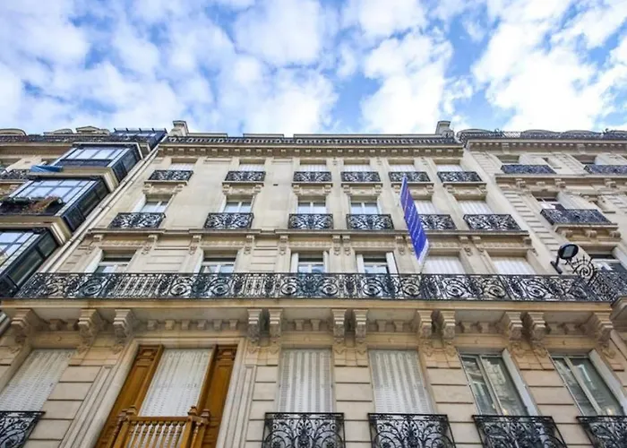 L\'Avenue Montaigne